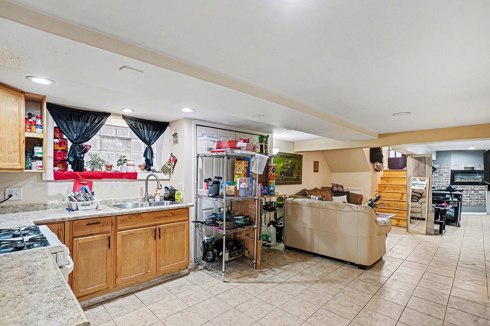 9047 South Laflin Street Chicago, IL 60620 - Photo 4 of 26