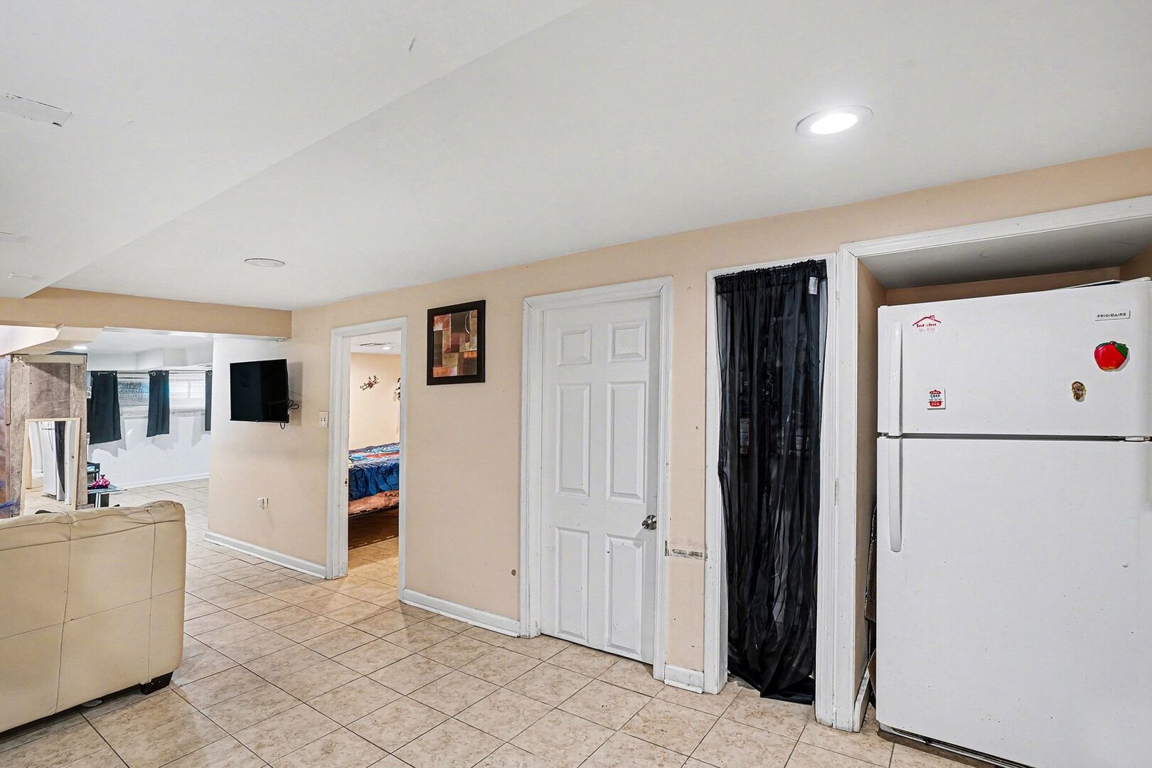 9047 South Laflin Street Chicago, IL 60620 - Photo 6 of 26