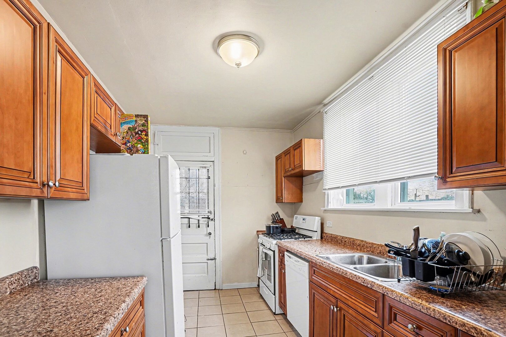 9047 South Laflin Street Chicago, IL 60620 - Photo 10 of 26