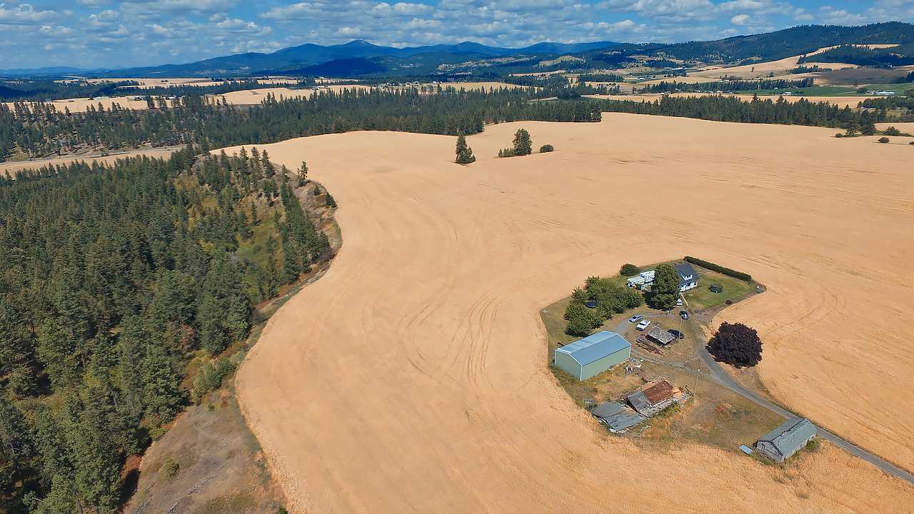 13311 East Pleasant Prairie Road Spokane, WA 99217 - Photo 1 of 20