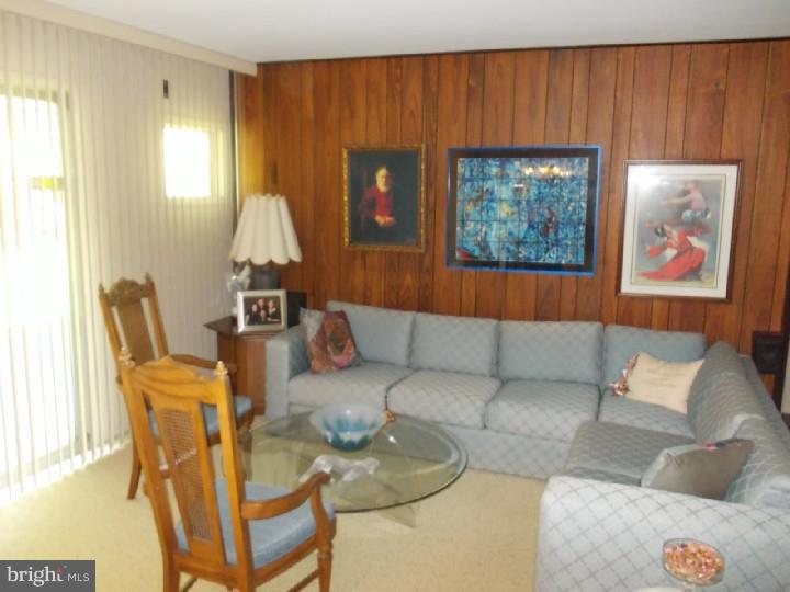 32 Harp Road Levittown, PA 19056 - Photo 13 of 24 Living Room