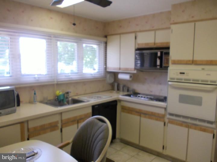 32 Harp Road Levittown, PA 19056 - Photo 4 of 24 Kitchen