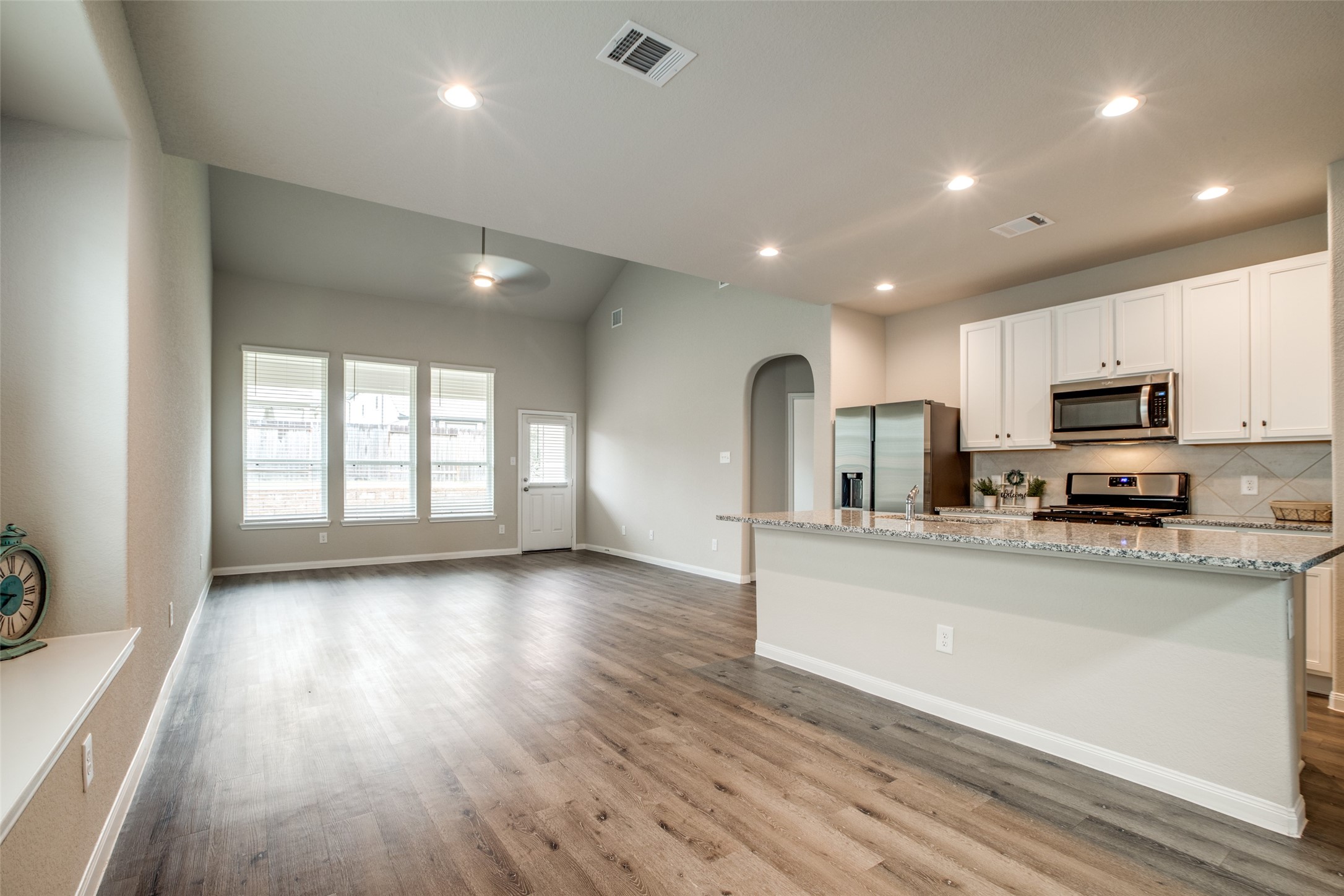 3649 Cub Drive Conroe, TX 77301 - Photo 4 of 36