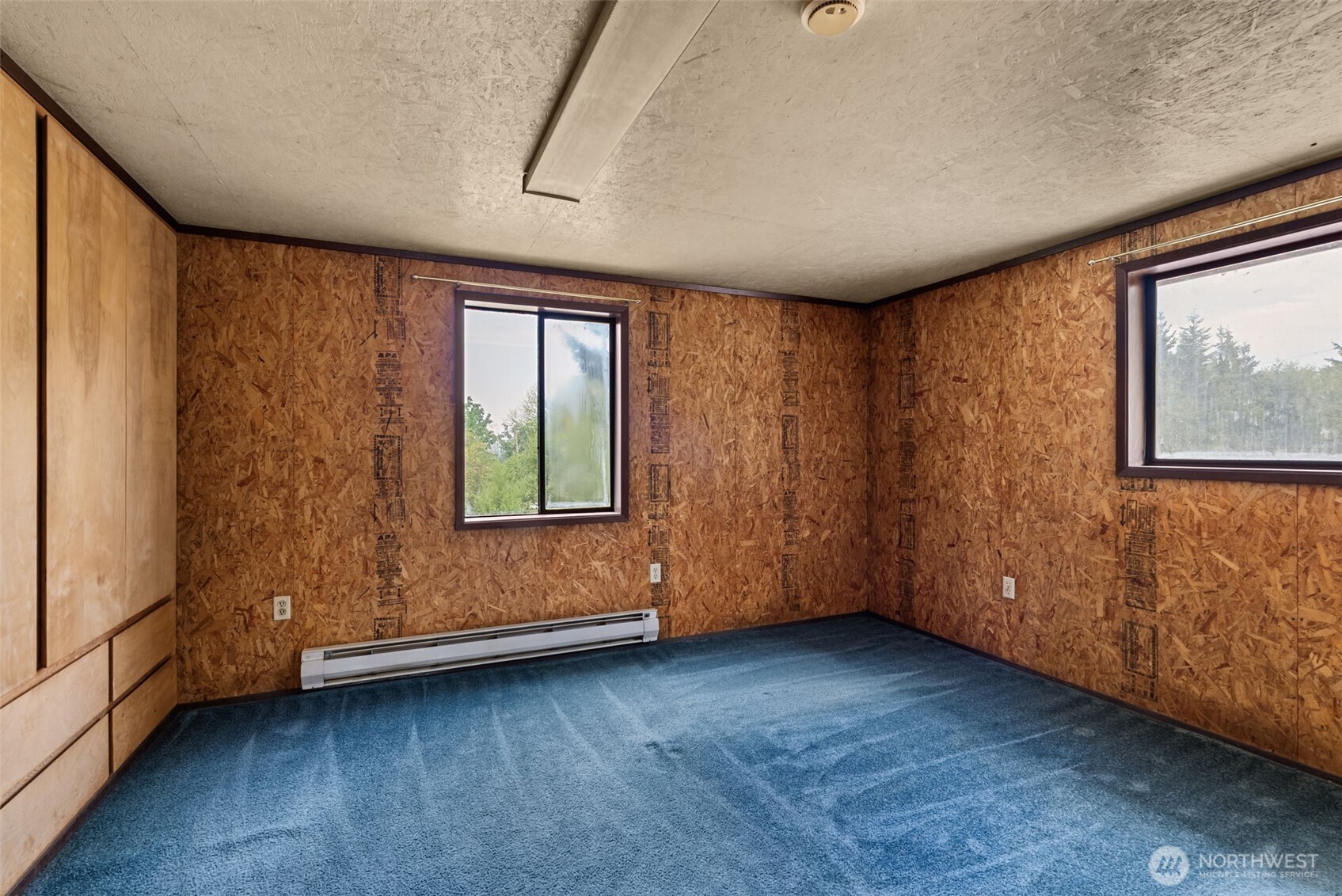 207 Ramsaur Road, Unit E Centralia, WA 98531 - Photo 16 of 21 a view of an empty room with a window