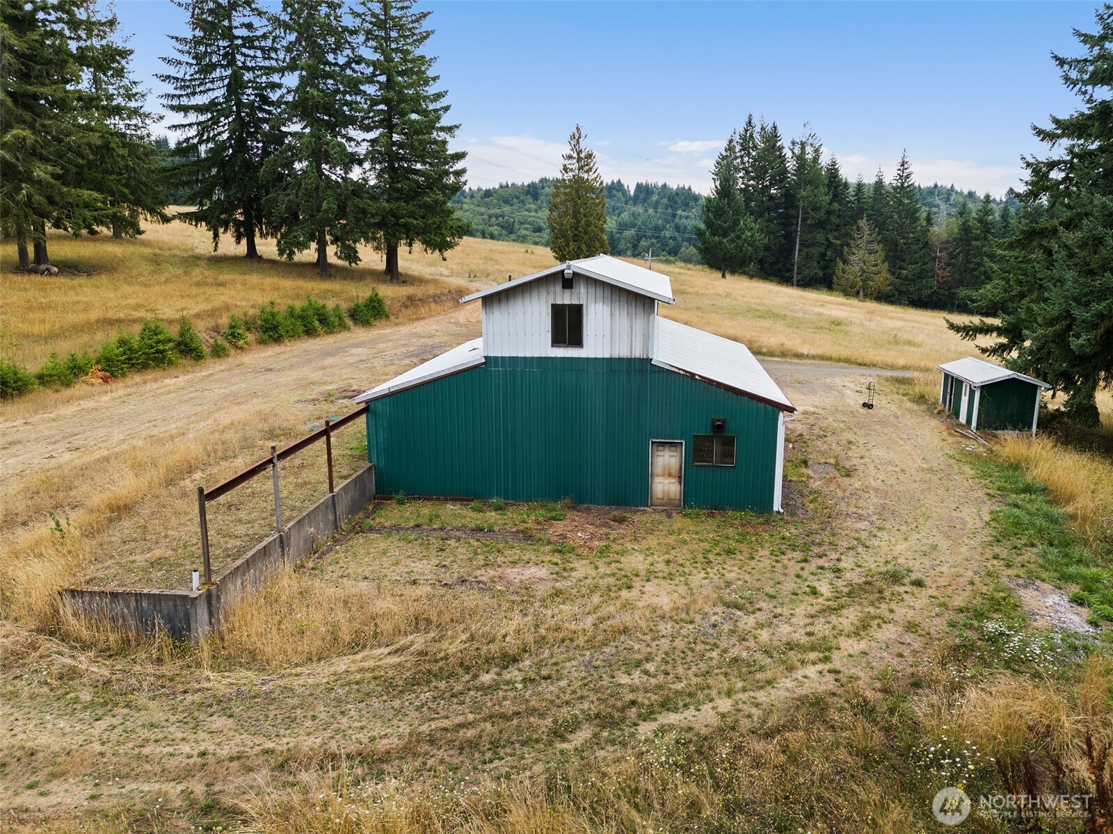 207 Ramsaur Road, Unit E Centralia, WA 98531 - Photo 20 of 21 a front view of a house with a yard