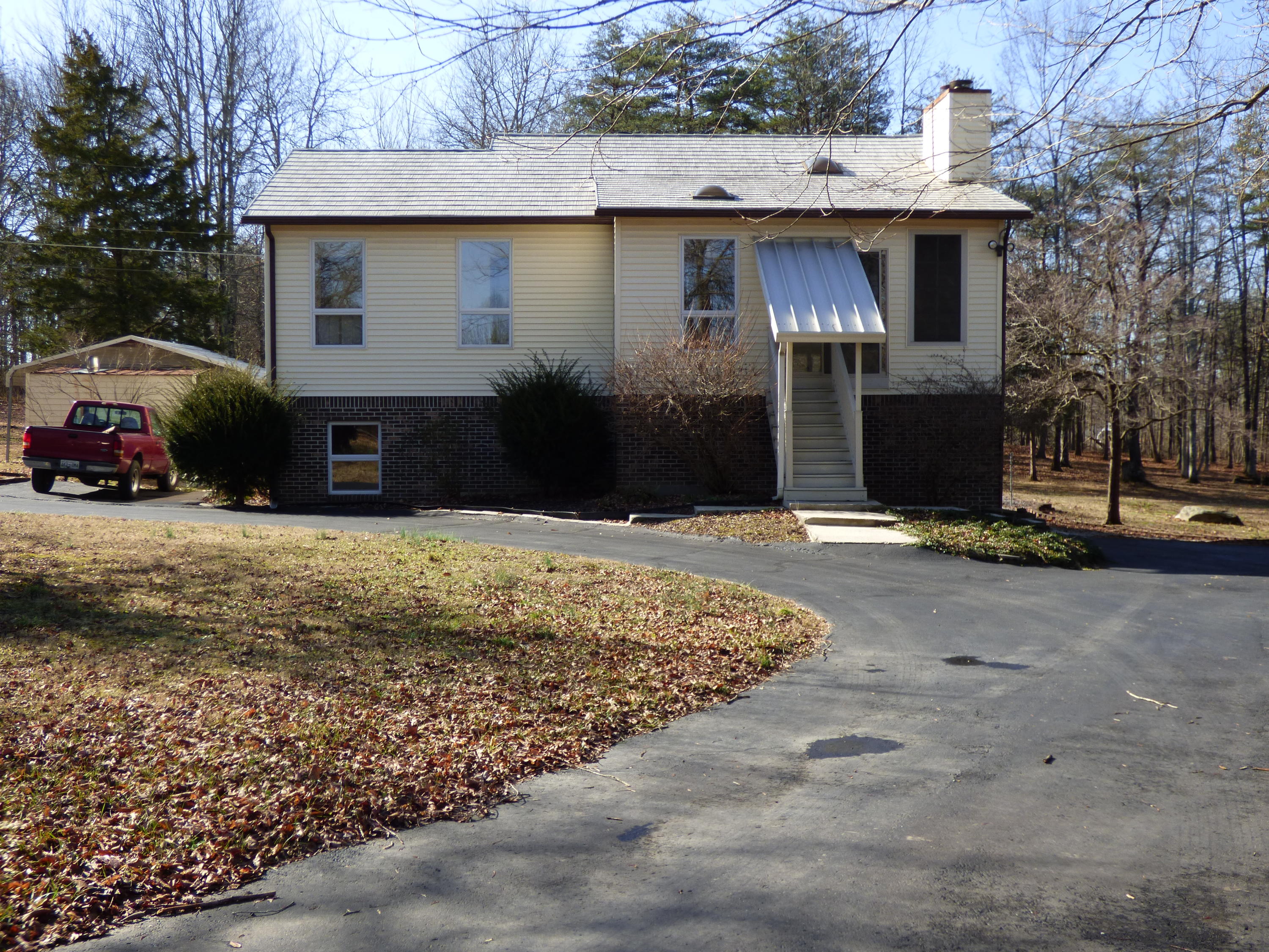 611 Gordon Road Crossville, TN 38572 - Photo 1 of 40 P1030821