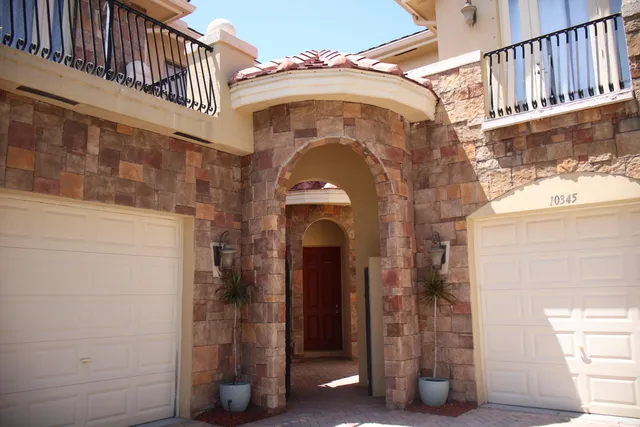 a view of entryway with a front door