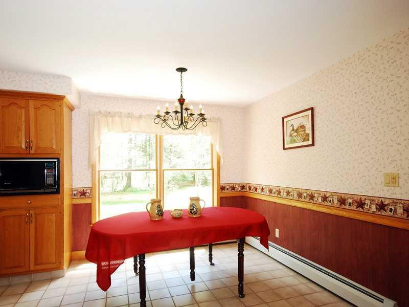 38 Old Shipyard Road Yarmouth, ME 04096 - Photo 7 of 34 Kitchen.