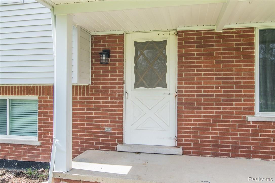 8075 Reese Road Clarkston, MI 48348 - Photo 2 of 50 DSC_0002.jpg