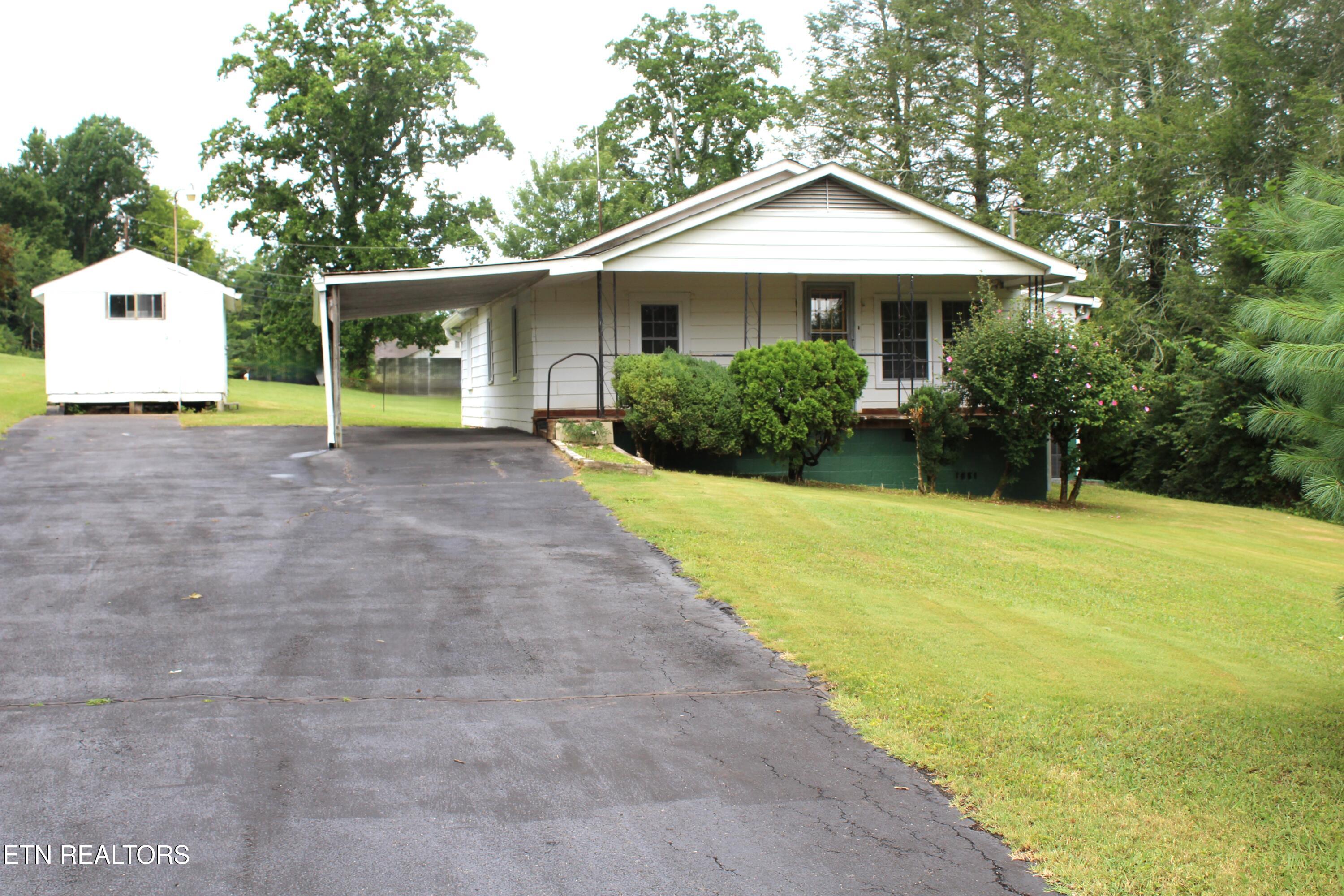 1507 Paris Road Knoxville, TN 37912 - Photo 7 of 29 IMG_5358