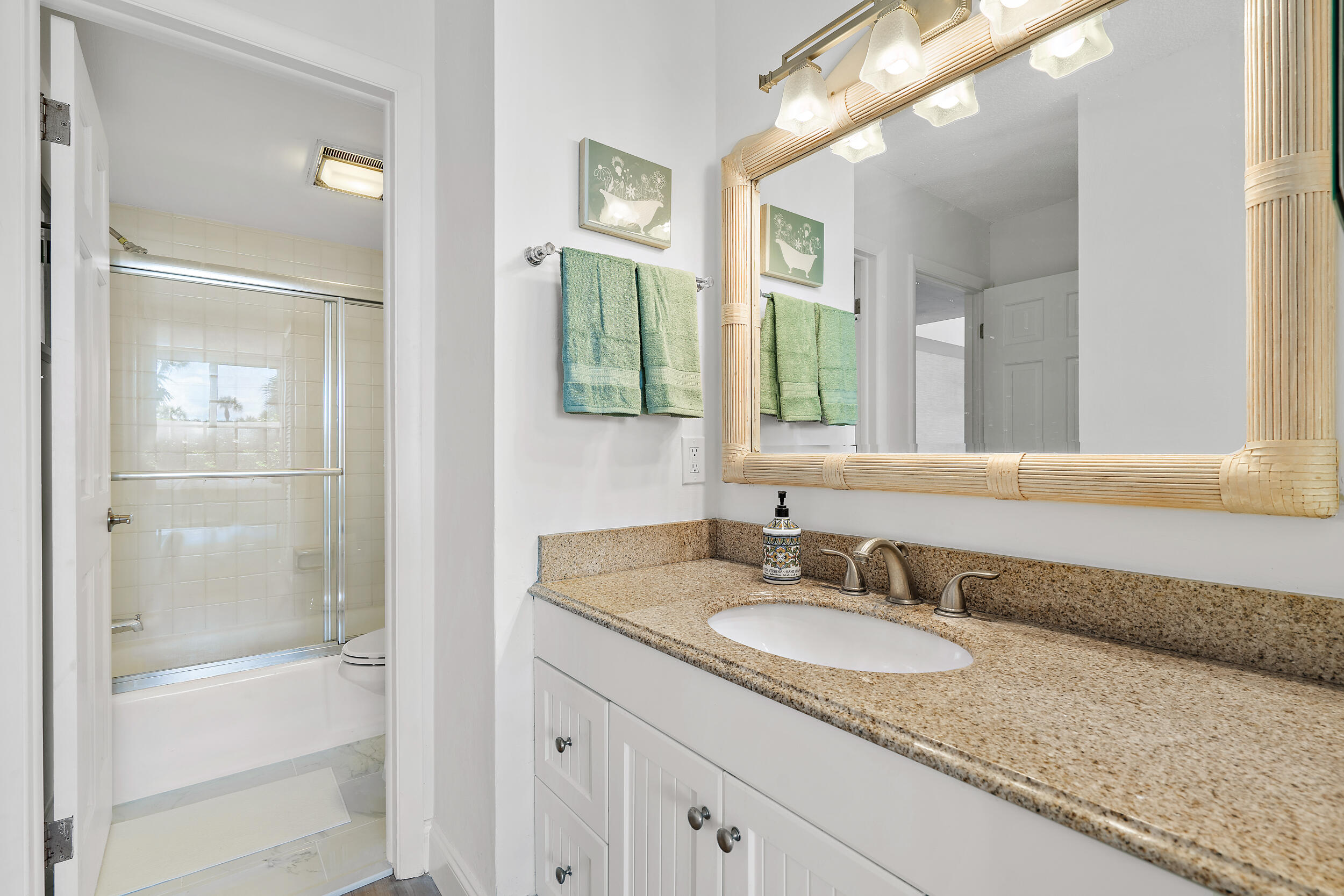 225 South Beach Road, Unit 105 Tequesta, FL 33469 - Photo 11 of 26 Bathroom 1