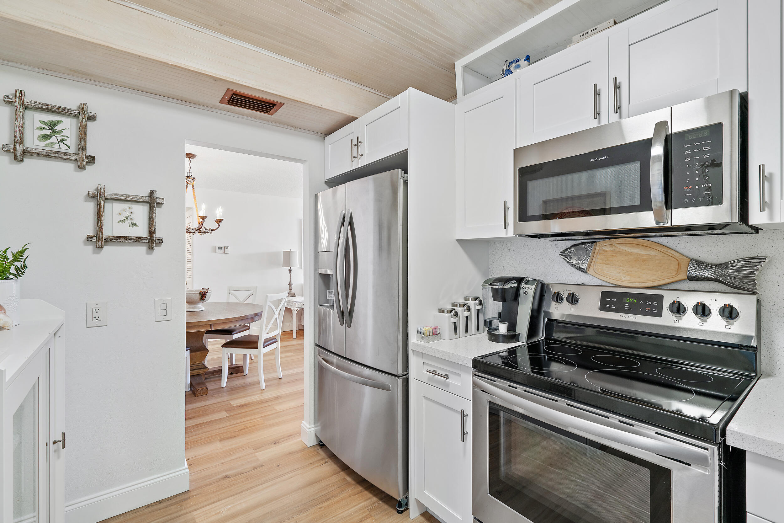 225 South Beach Road, Unit 105 Tequesta, FL 33469 - Photo 17 of 26 Kitchen