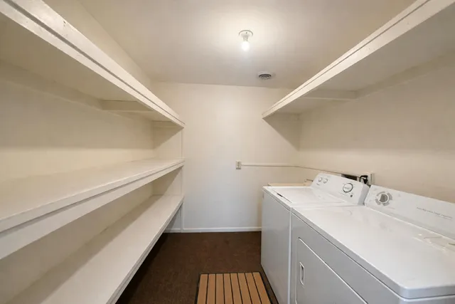 a view of utility room