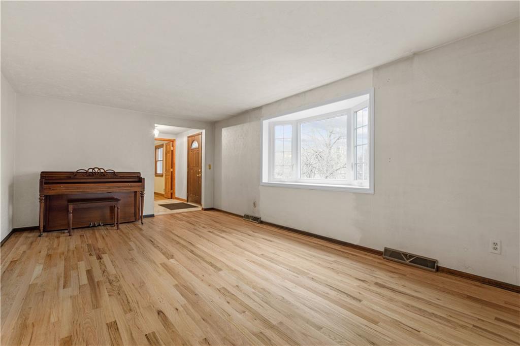 9375 Timber Trail Pittsburgh, PA 15237 - Photo 2 of 24 Gallery Image 2