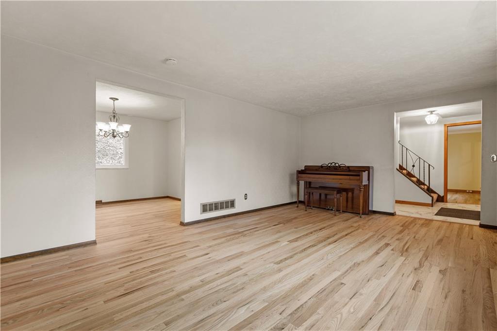 9375 Timber Trail Pittsburgh, PA 15237 - Photo 3 of 24 Gallery Image 3