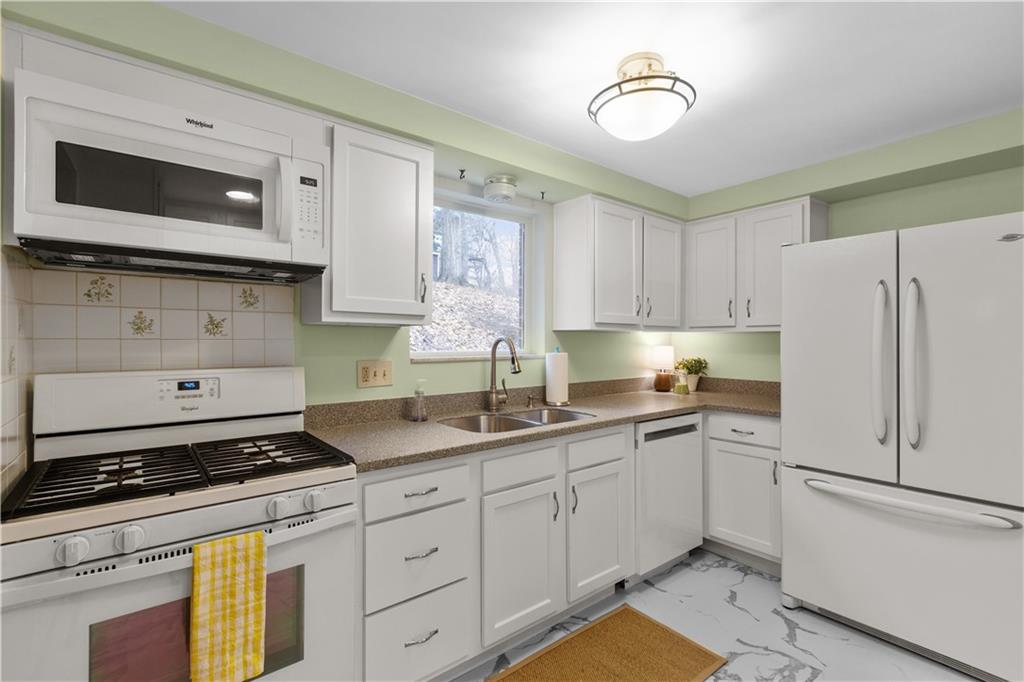 9375 Timber Trail Pittsburgh, PA 15237 - Photo 6 of 24 Gallery Image 6