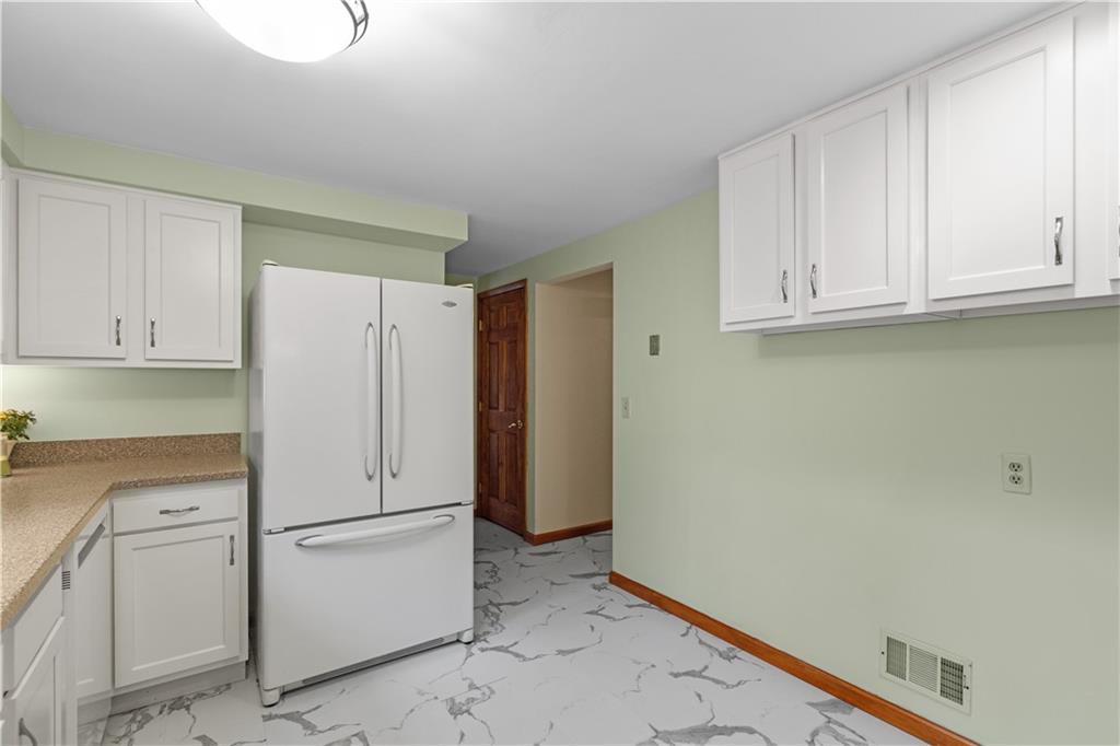 9375 Timber Trail Pittsburgh, PA 15237 - Photo 7 of 24 Gallery Image 7