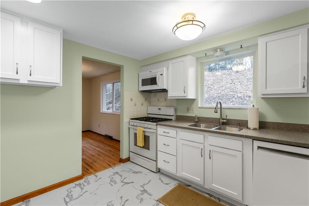9375 Timber Trail Pittsburgh, PA 15237 - Photo 8 of 24 Gallery Image 8