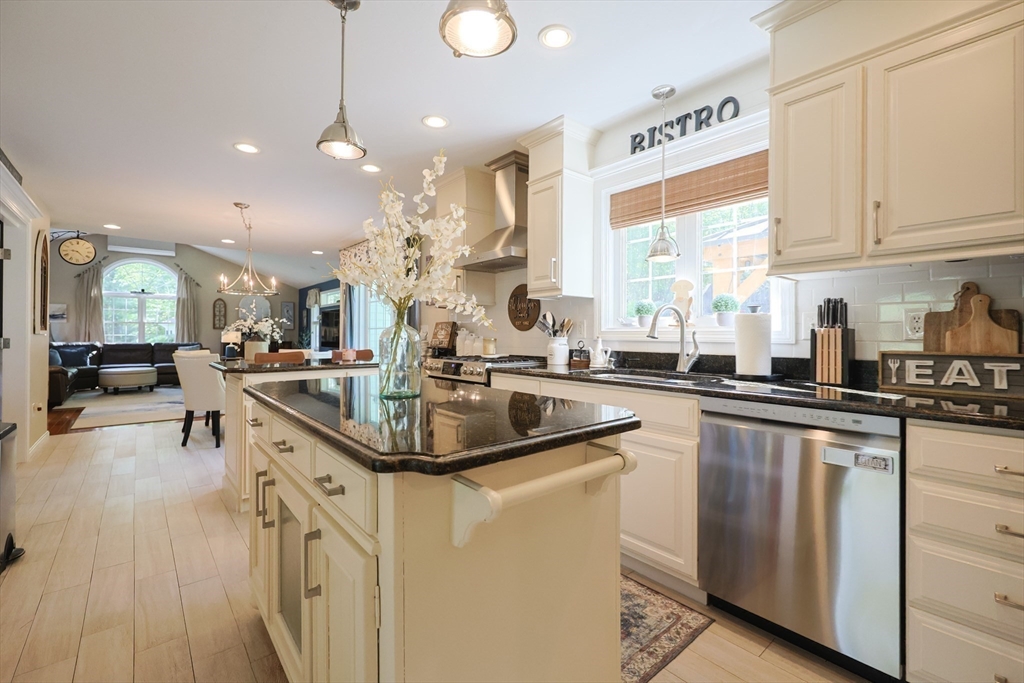 16 Judith Circle Sutton, MA 01590 - Photo 3 of 29 Gallery Image 3