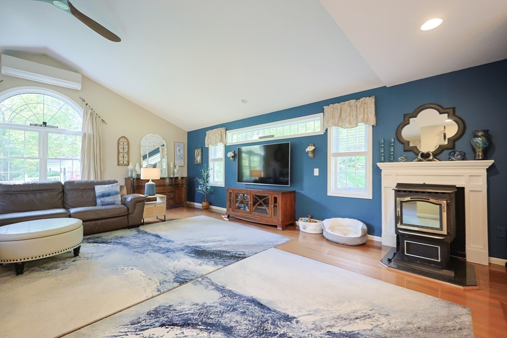 16 Judith Circle Sutton, MA 01590 - Photo 6 of 29 Gallery Image 6