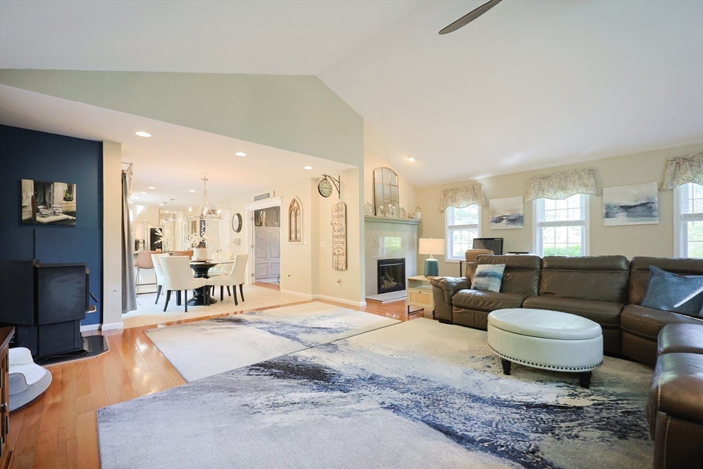 16 Judith Circle Sutton, MA 01590 - Photo 8 of 29 Gallery Image 8