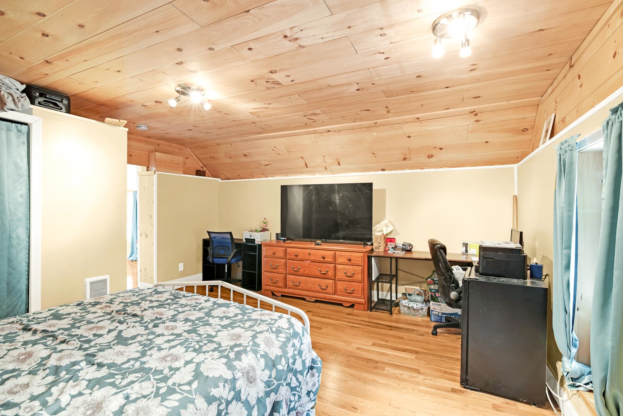 191 Main Street Alton, NH 03809 - Photo 12 of 37