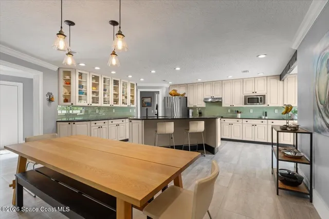 $859,900 | 808 Puesta Del Sol Plaza, Indialantic, FL 32903