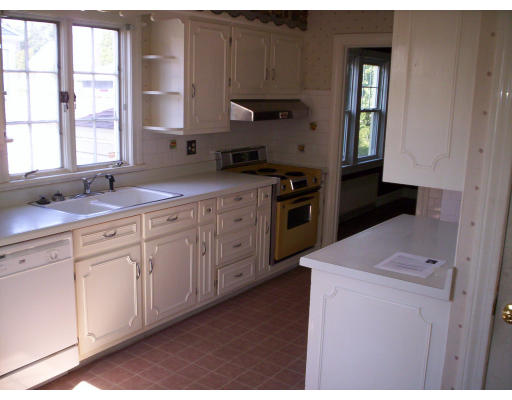 83 Congress Street Fall River, MA 02721 - Photo 4 of 5