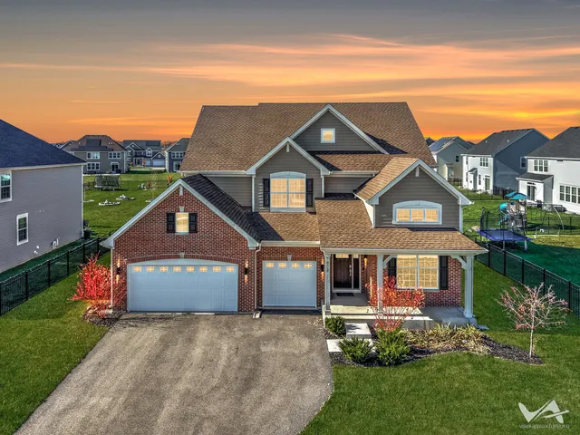 $600,000 | 1828 Coralito Lane, Elgin, IL 60124