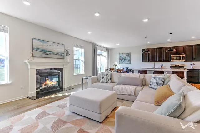 $600,000 | 1828 Coralito Lane, Elgin, IL 60124