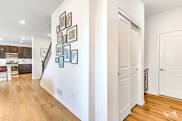 $600,000 | 1828 Coralito Lane, Elgin, IL 60124