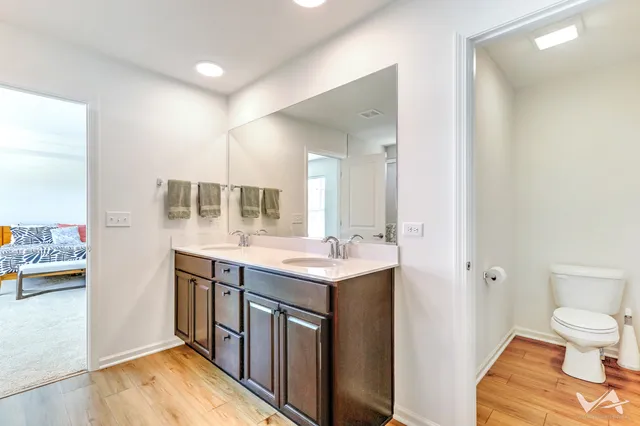 $600,000 | 1828 Coralito Lane, Elgin, IL 60124