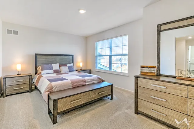 $600,000 | 1828 Coralito Lane, Elgin, IL 60124