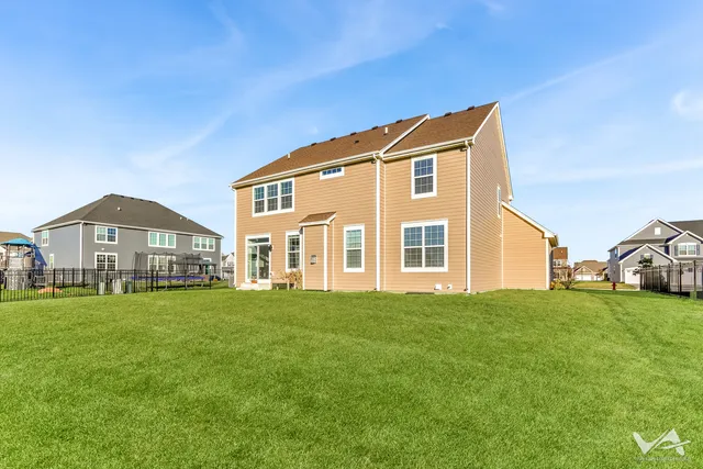 $600,000 | 1828 Coralito Lane, Elgin, IL 60124