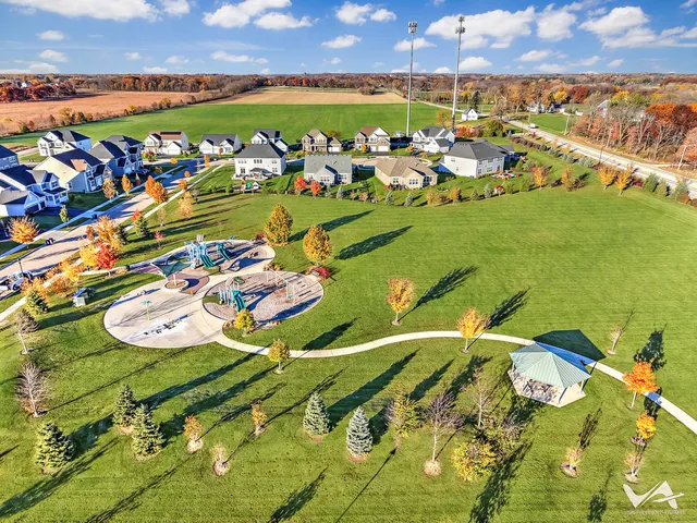 $600,000 | 1828 Coralito Lane, Elgin, IL 60124