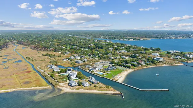 $795,000 | 14 Bayview Road, Remsenburg, NY 11960