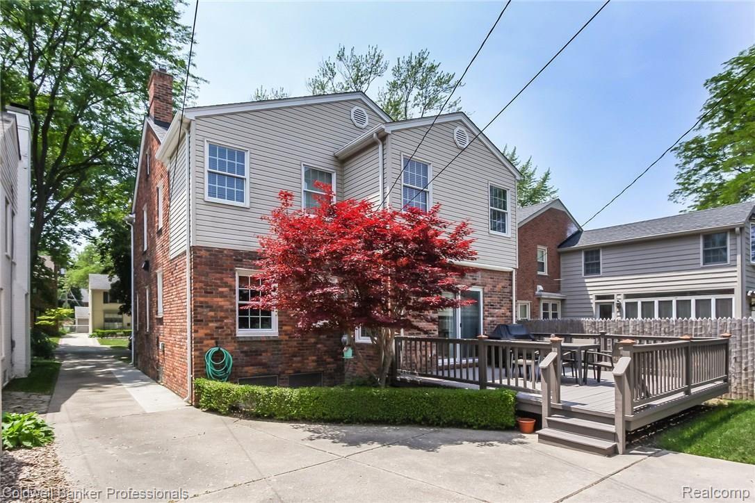 316 Merriweather Road Grosse Pointe, MI 48236 - Photo 39 of 46 042-Rear_View-5854032-medium.jpg