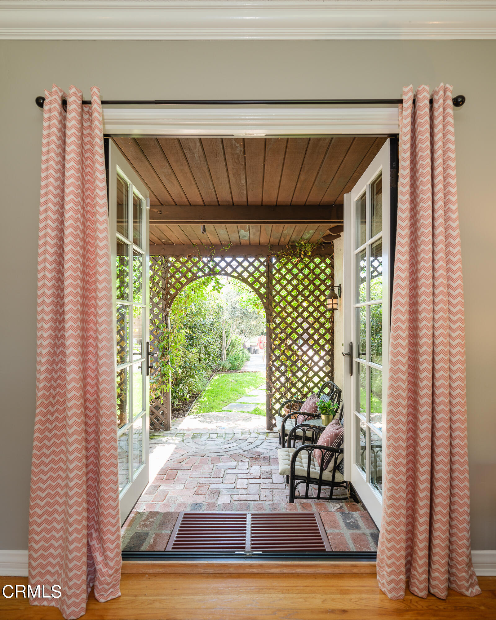 2295 Norwic Place Altadena, CA 91001 - Photo 11 of 60 NPW_2295Norwic_010_FLEXMLS