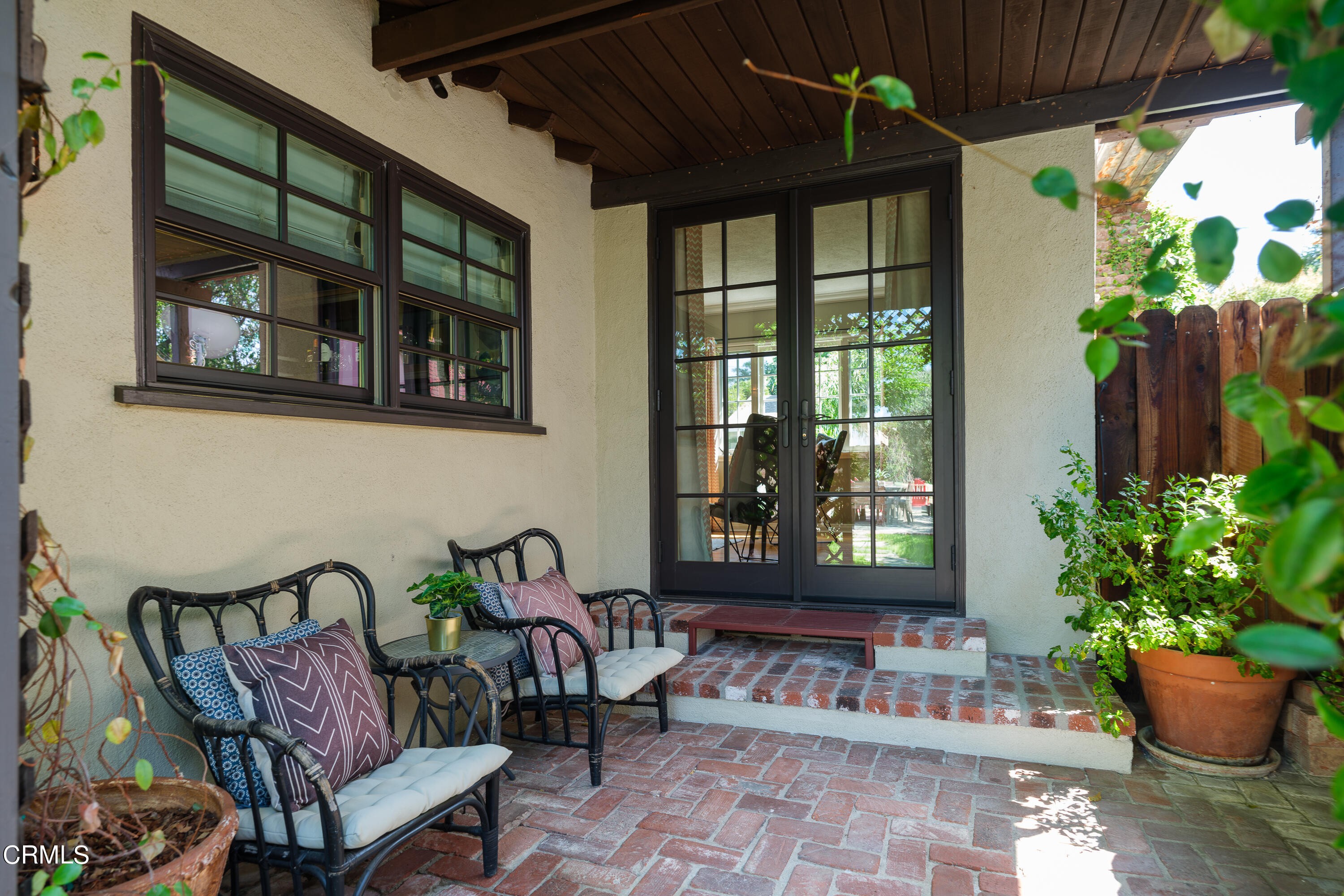 2295 Norwic Place Altadena, CA 91001 - Photo 12 of 60 a building outdoor space with potted plants
