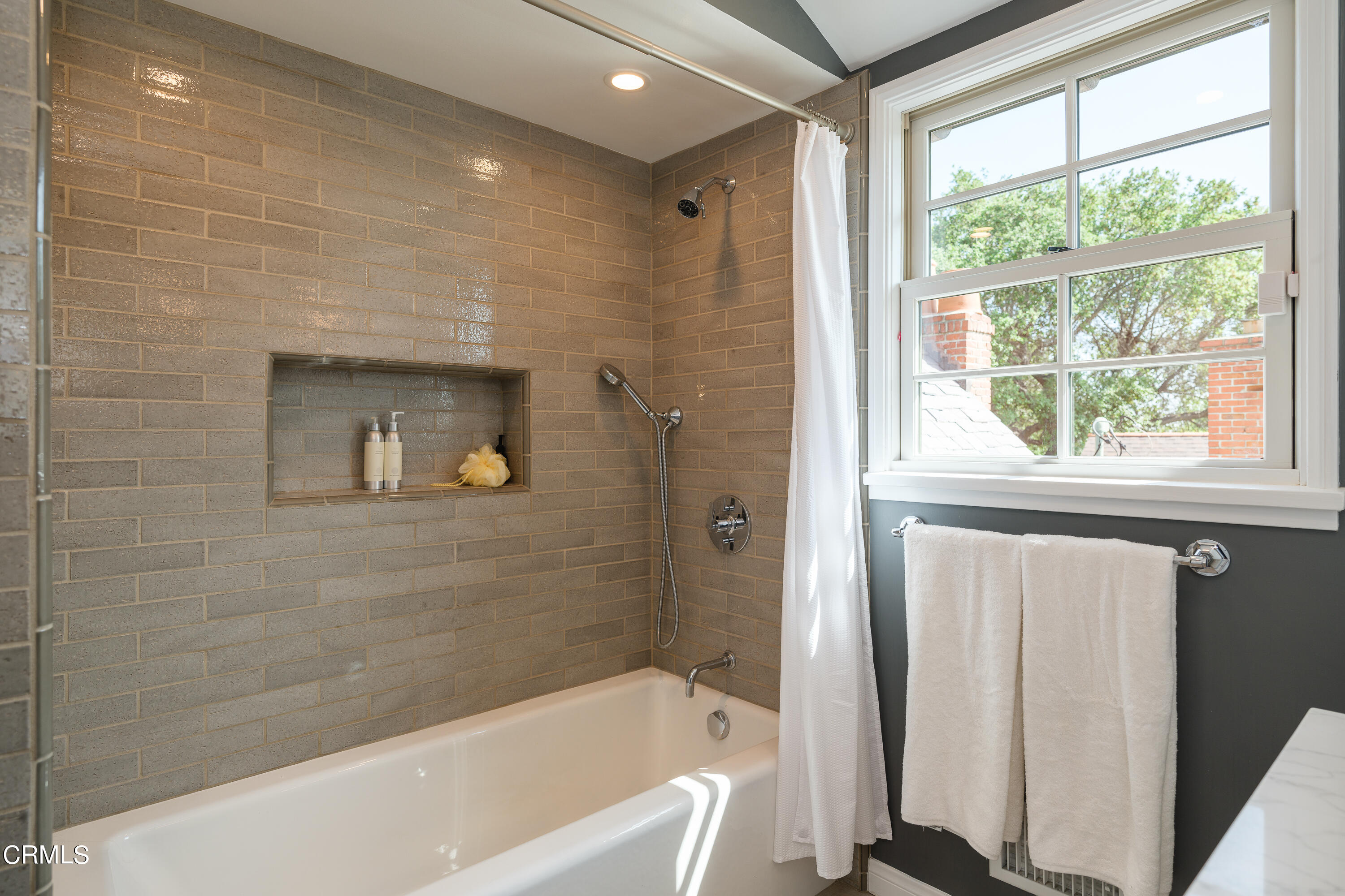2295 Norwic Place Altadena, CA 91001 - Photo 37 of 60 a bathroom with a bathtub and a shower