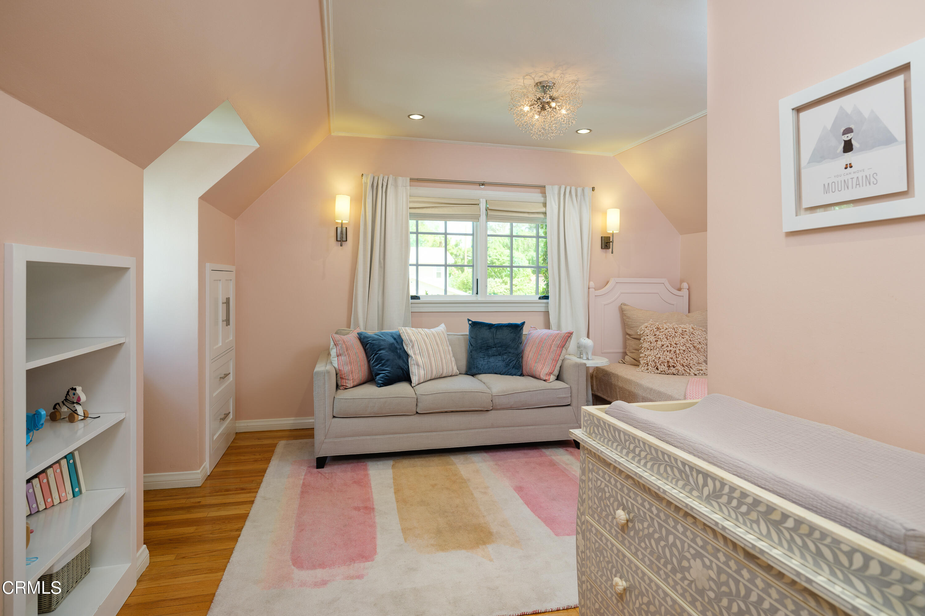 2295 Norwic Place Altadena, CA 91001 - Photo 39 of 60 a living room with furniture and a rug