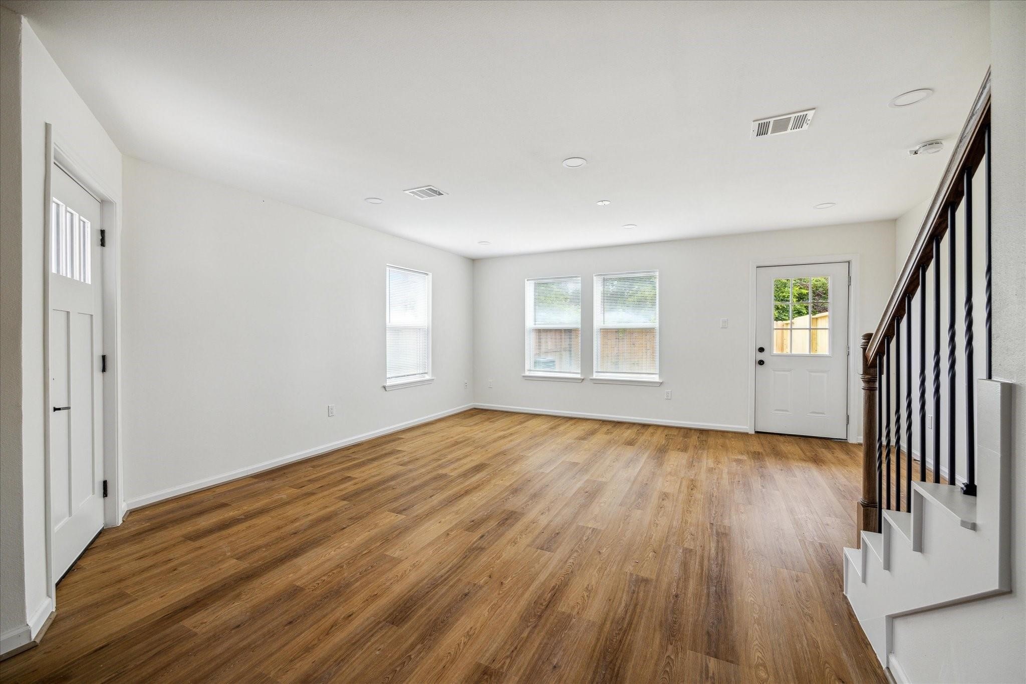 9911 Porto Rico Road, Unit B Houston, TX 77041 - Photo 3 of 13 Gallery Image 3