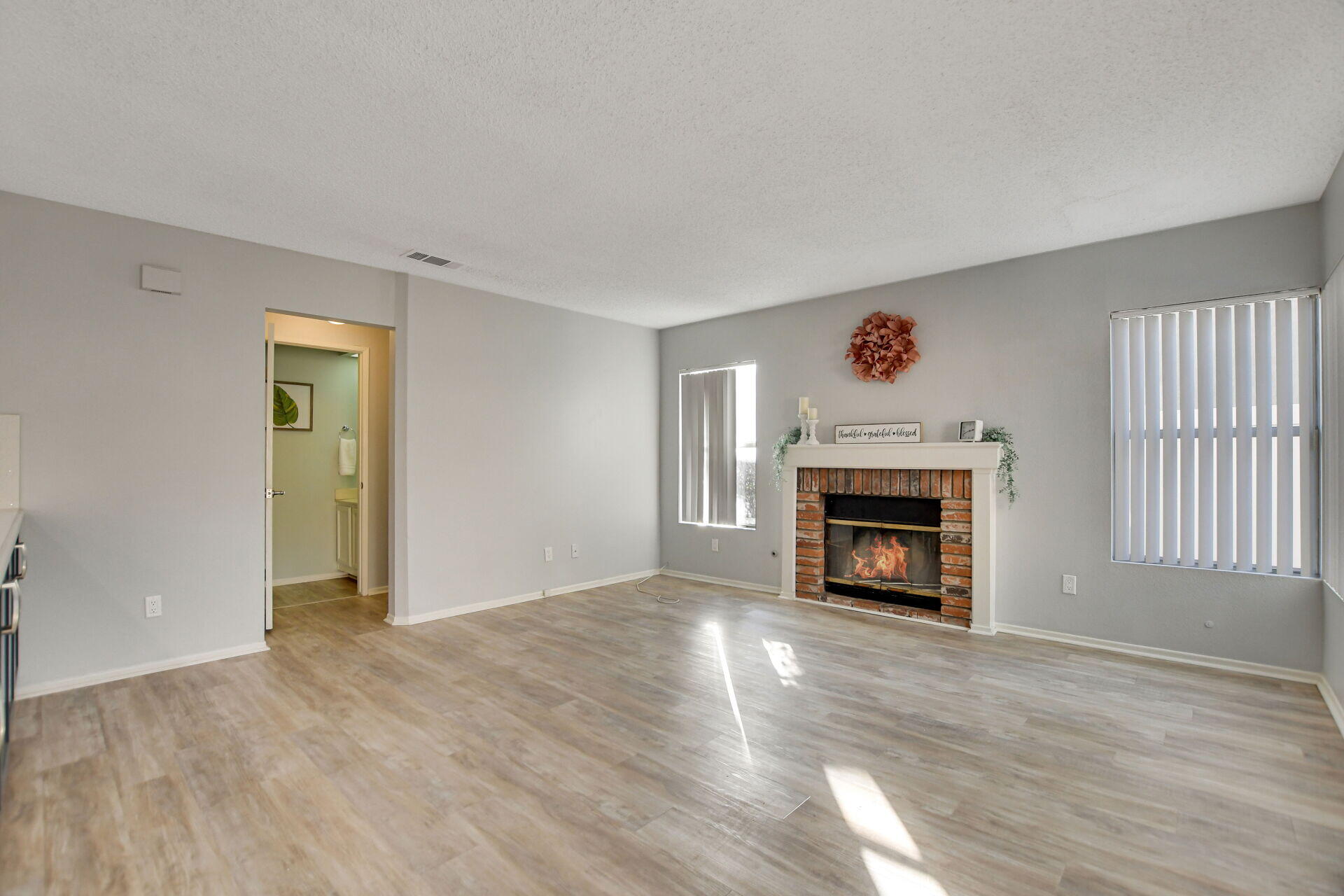 29130 Lake Ridge Lane Highland, CA 92346 - Photo 16 of 32 019-1920x1080-photo