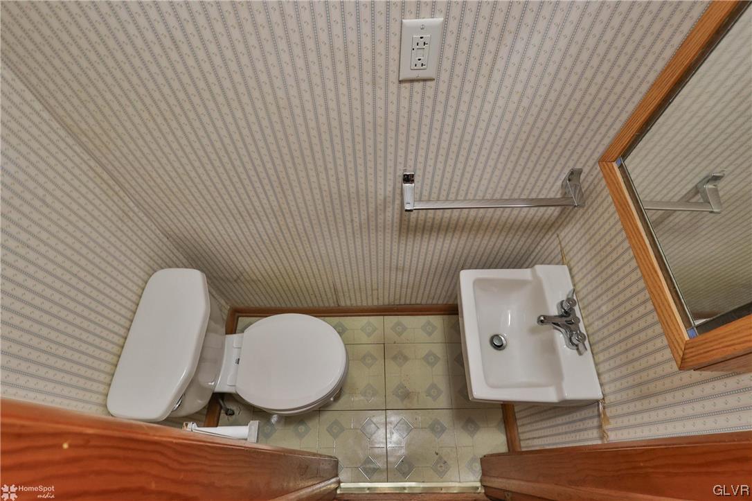 1671 Pleasant View Road Bethlehem, PA 18015 - Photo 12 of 25 Gallery Image 12