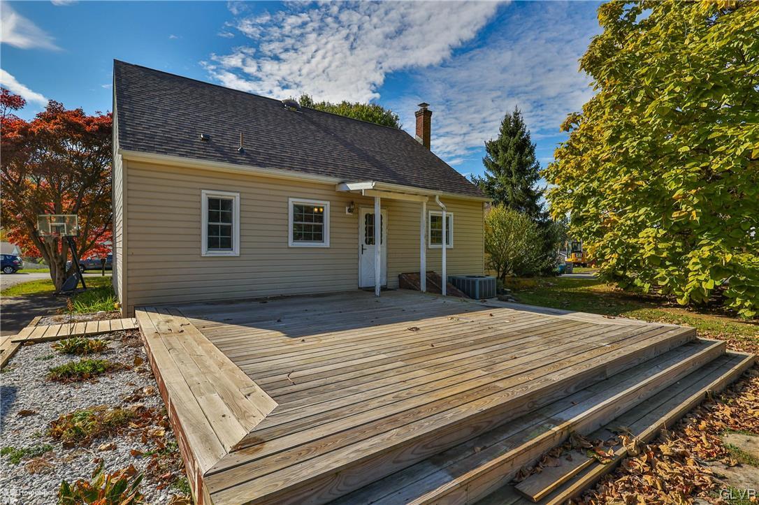 1671 Pleasant View Road Bethlehem, PA 18015 - Photo 22 of 25 Gallery Image 22