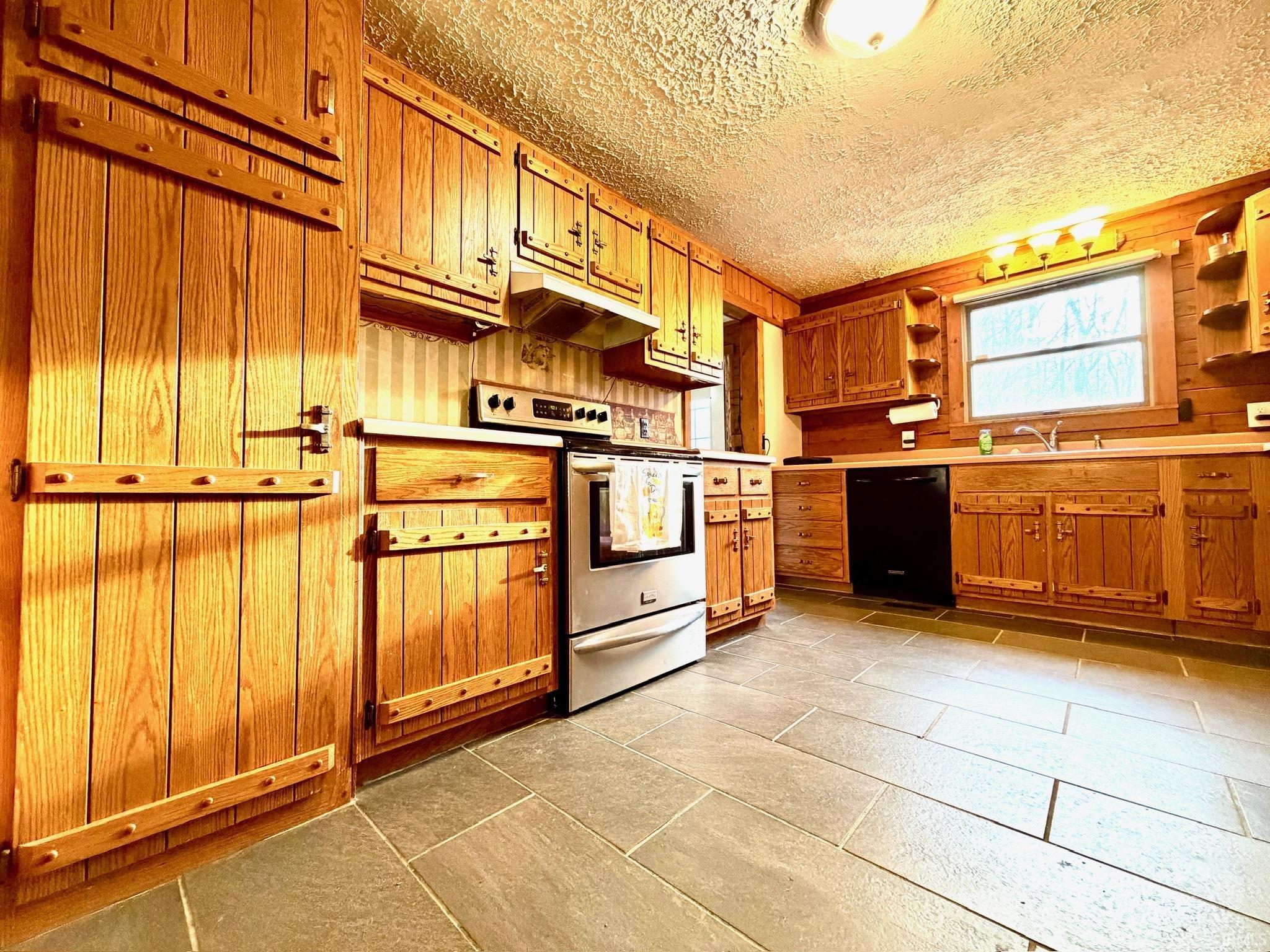 506 Thompson Lane Mitchell, IN 47446 - Photo 12 of 36