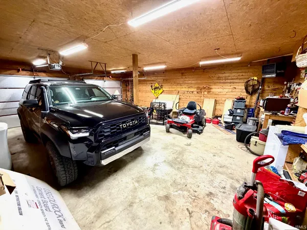 $369,900 | 506 Thompson Lane, Mitchell, IN 47446