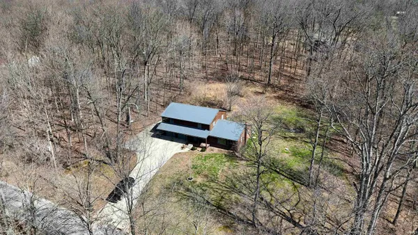 $369,900 | 506 Thompson Lane, Mitchell, IN 47446