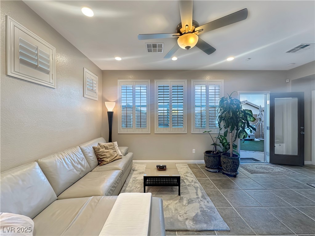 1004 Crescent Falls Street Henderson, NV 89011 - Photo 5 of 40