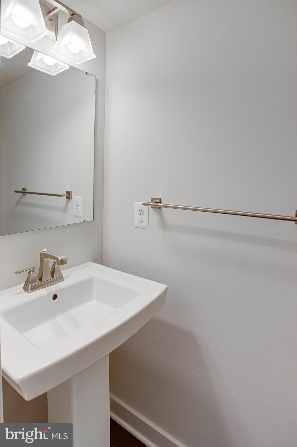 18125 Red Mulberry Road Dumfries, VA 22026 - Photo 6 of 40 Gallery Image 6